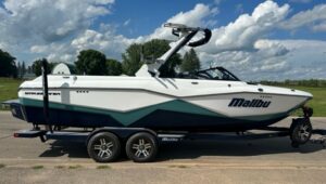 (H4007) 2024 Malibu Boats 25 LSV